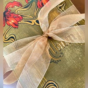 ANTIQUE POSTCARD ALBUM , COMPLETE - 190+ CARDS